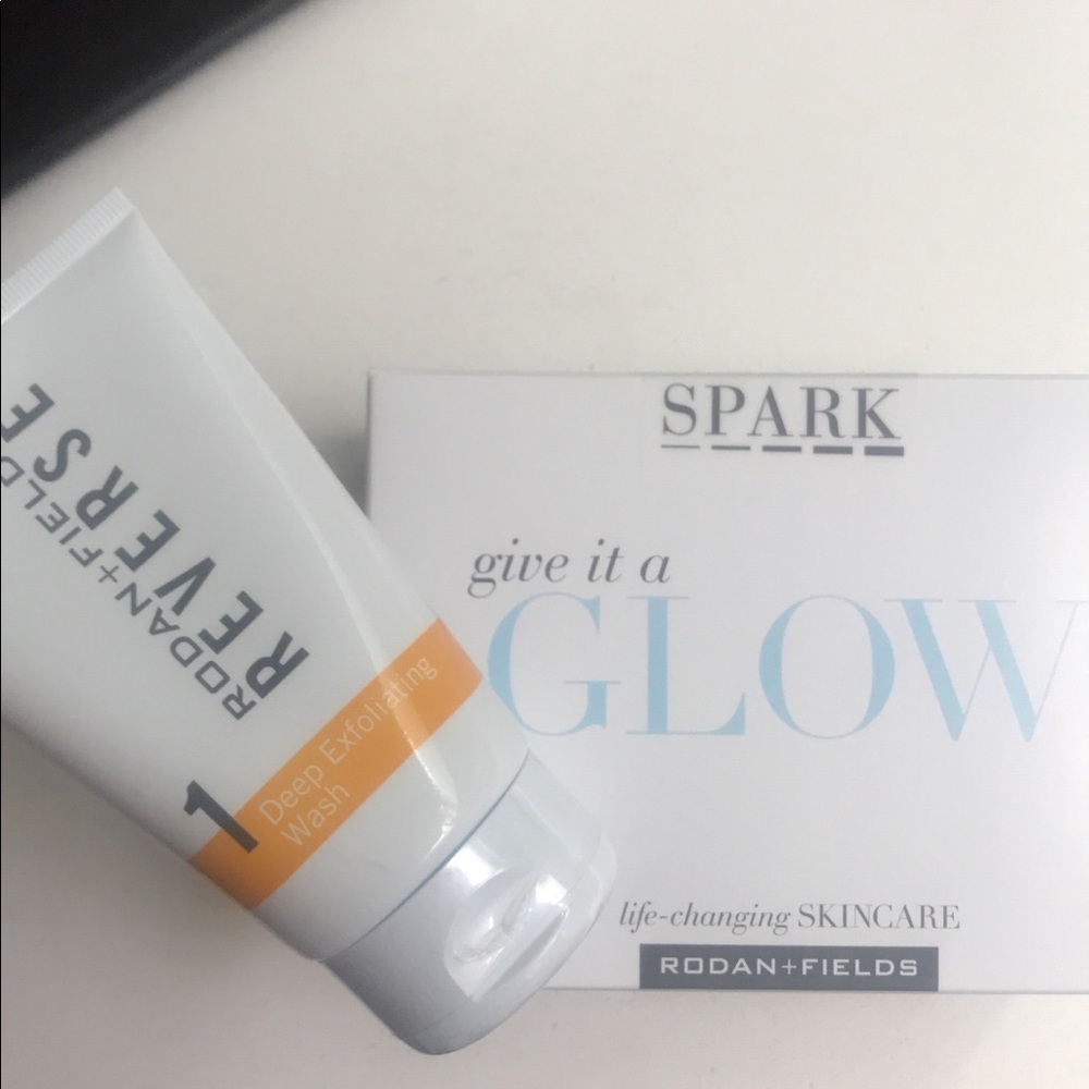 Rodan and Fields REVERSE Exfoliating Wash